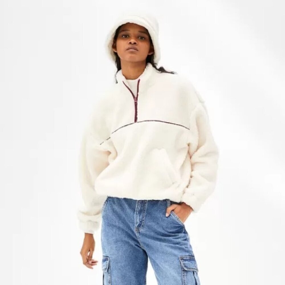 H&M Divided White Sherpa Teddy Fleece Pullover Jacket - Size Small